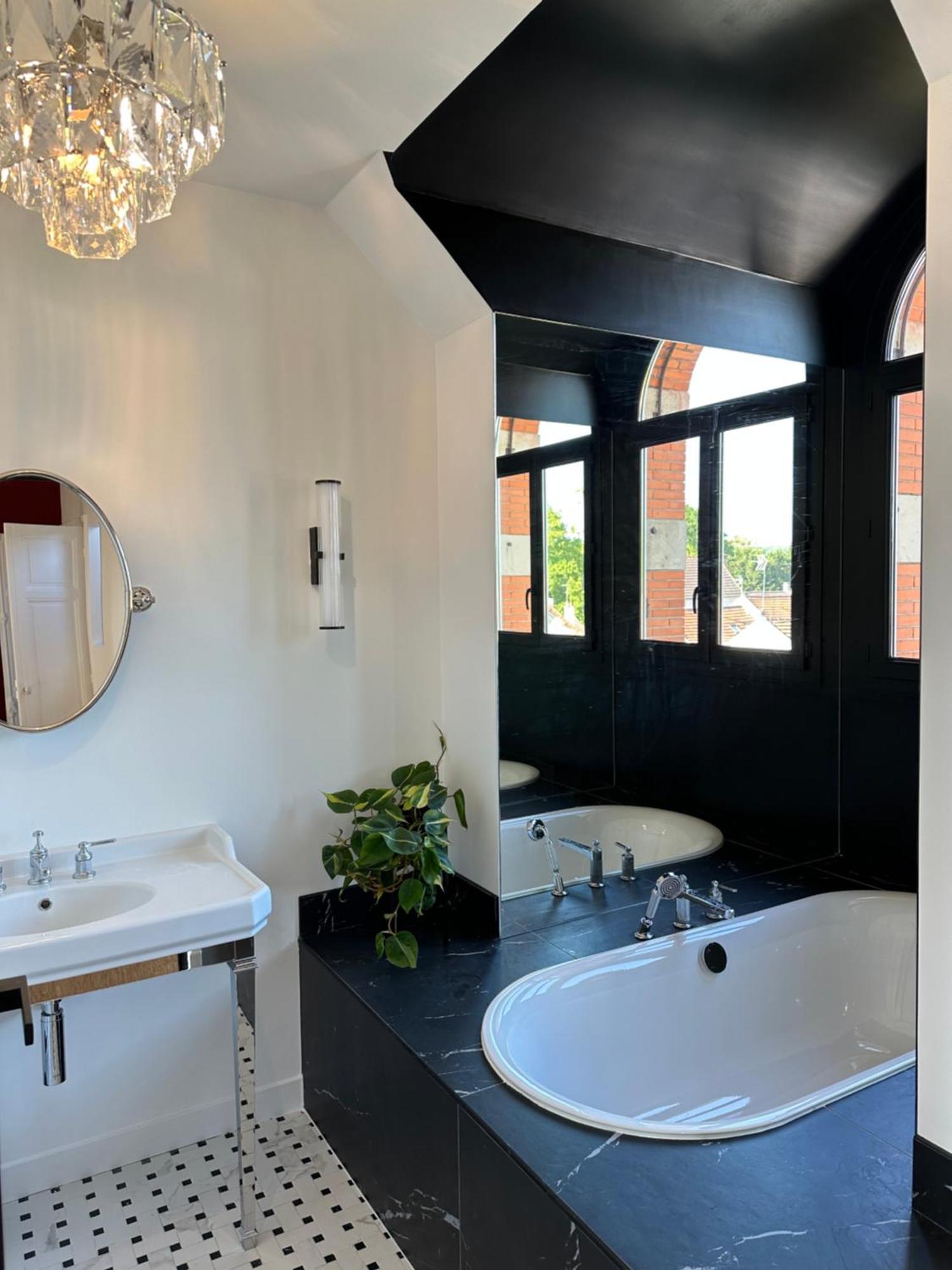 La Grande Maison Lgm Lesches Luaran gambar