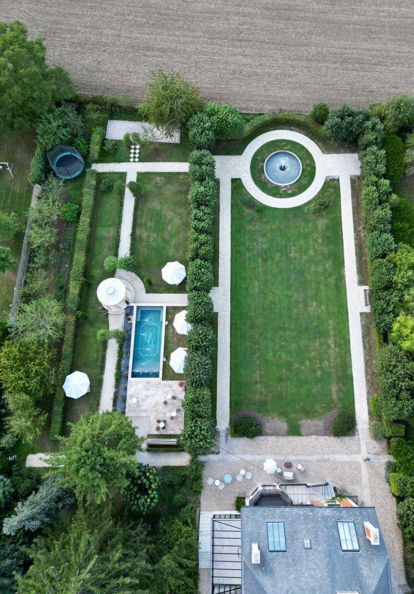 La Grande Maison Lgm Lesches Luaran gambar