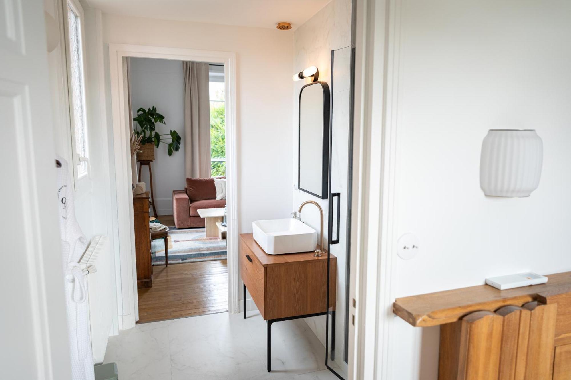 La Grande Maison Lgm Lesches Luaran gambar