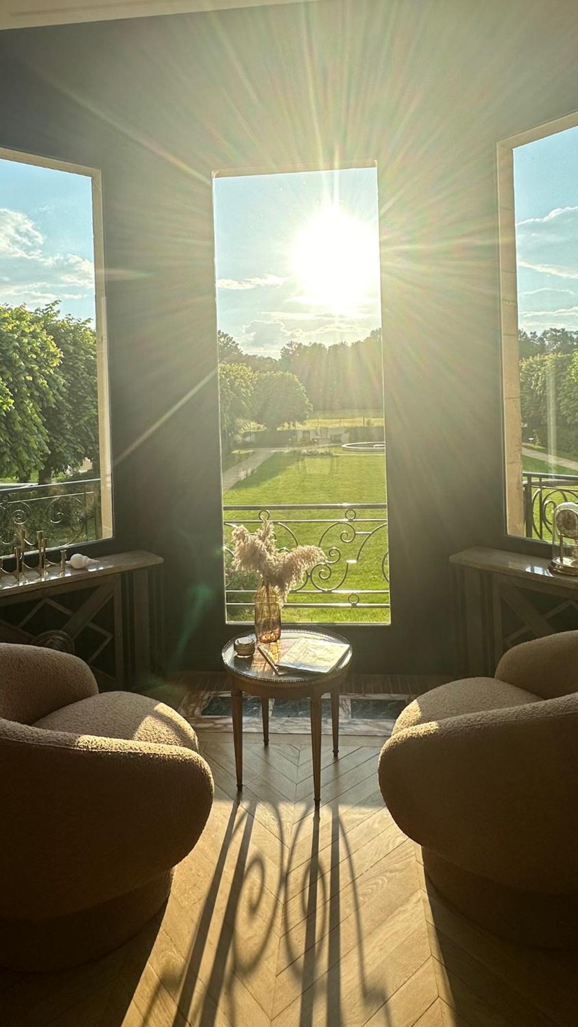 La Grande Maison Lgm Lesches Luaran gambar